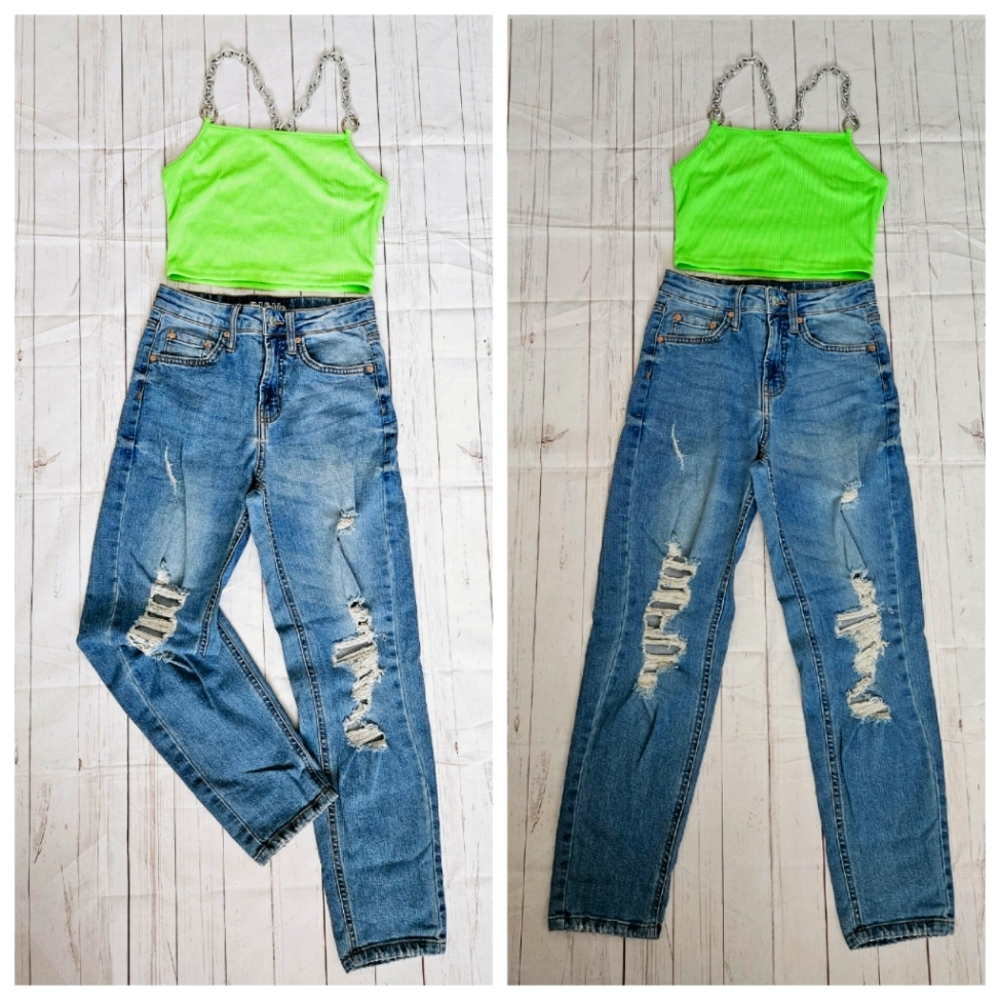 HIGH RISE MOM JEANS
